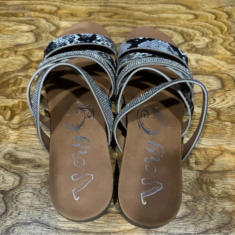 Very G rhinestone & snake skin print sandals Sz 8.5 - Picture 3 of 6